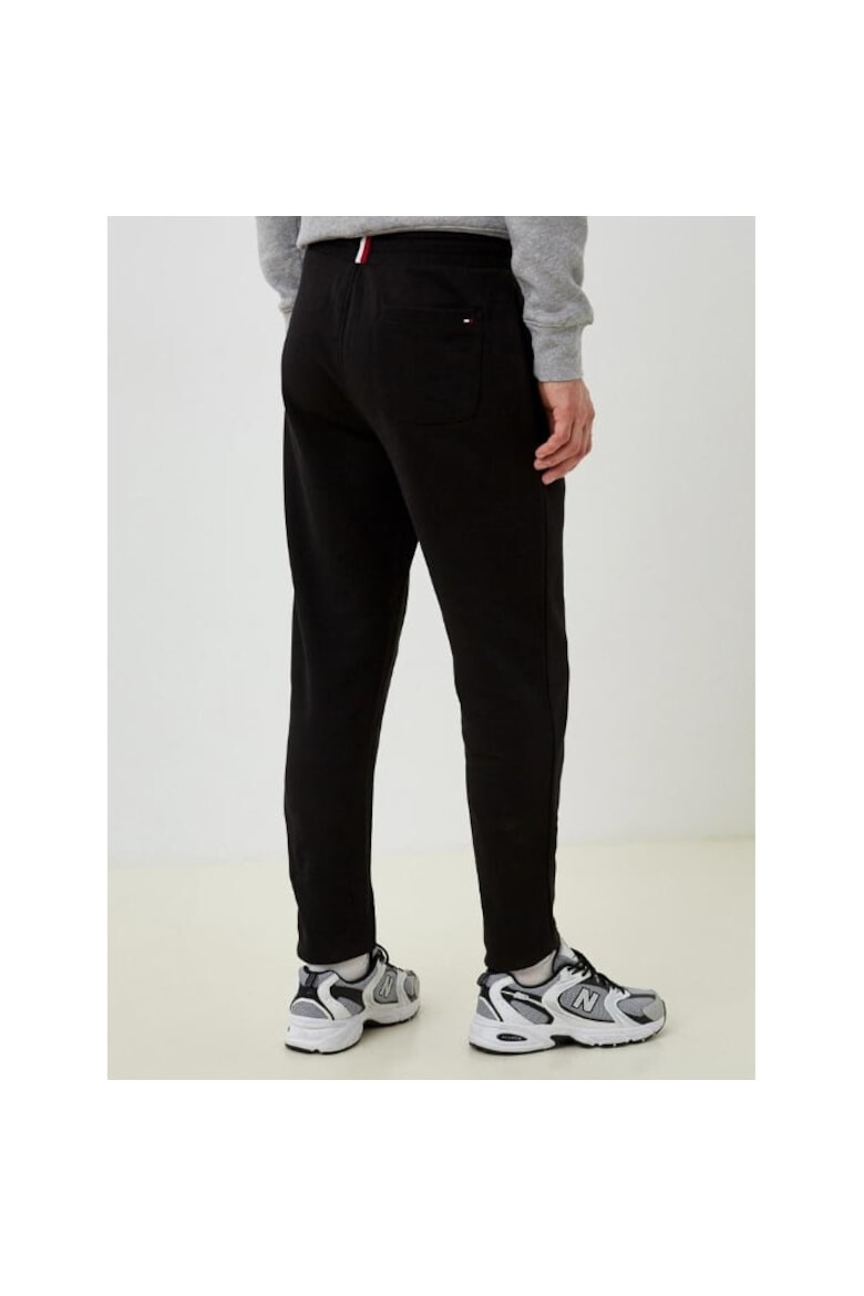 Tommy Hilfiger Pantaloni sport barbati Basic Branded cu logo brodat si croiala Regular Fit negru - Pled.ro