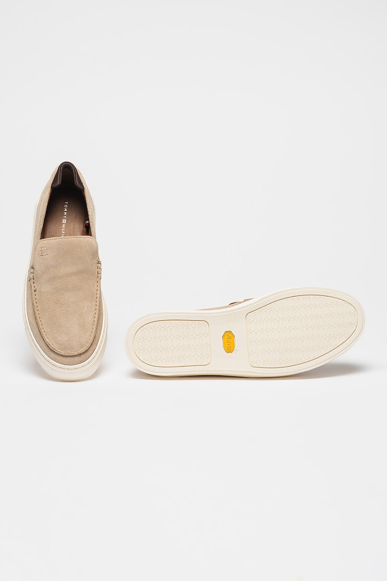 Tommy Hilfiger Pantofi loafer de piele intoarsa cu logo in relief - Pled.ro