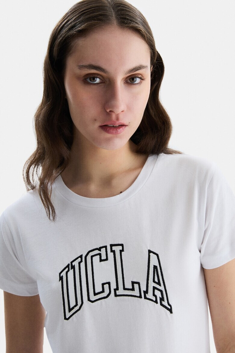 UCLA Tricou cu decolteu la baza gatului si broderie logo Angela - Pled.ro