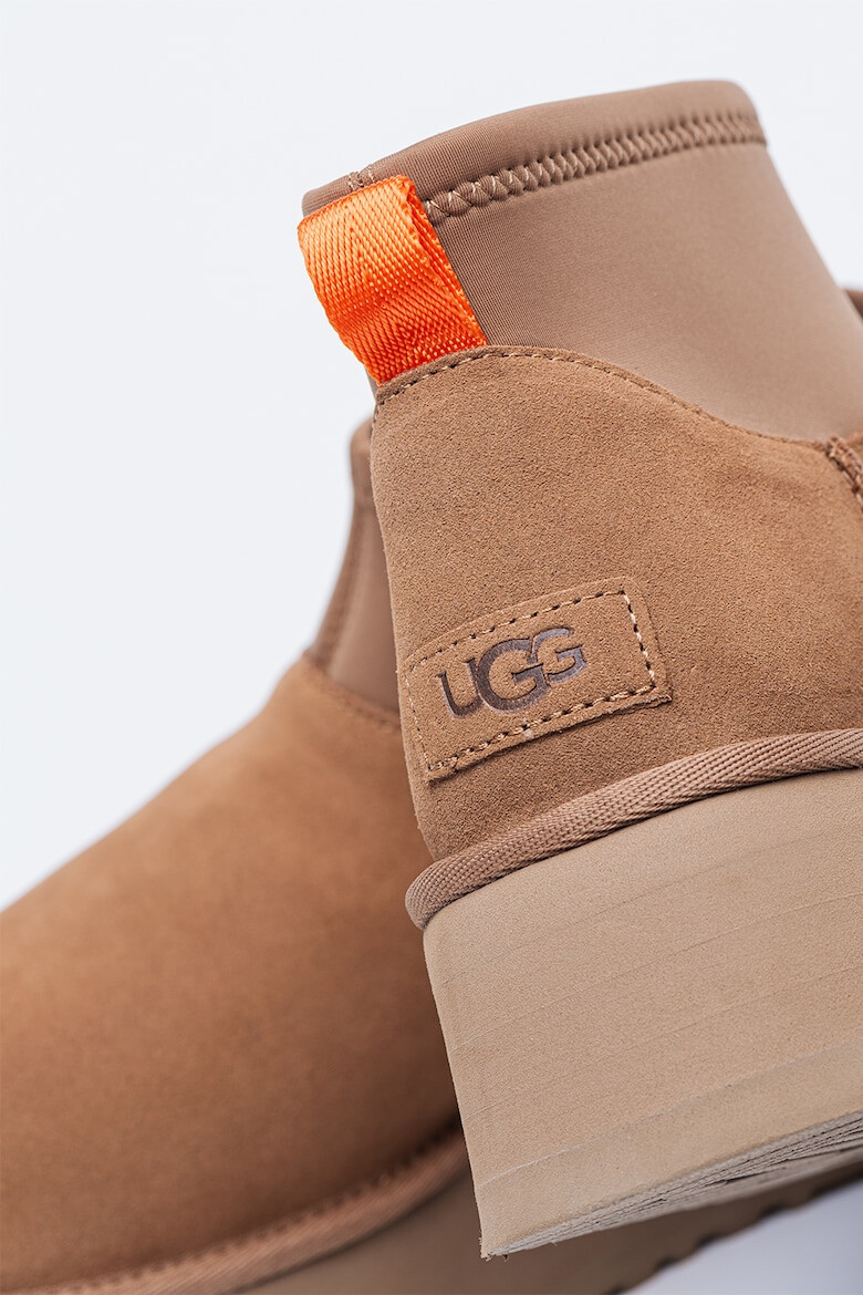 UGG Ghete de piele intoarsa cu segment din material textil Classic Mini Dipper - Pled.ro