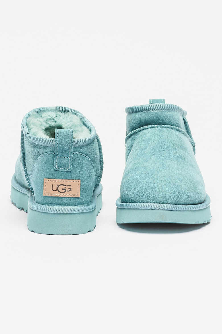 UGG Ghete slip-on de piele intoarsa cu finisaj rezistent la apa Classic Ultra Mini - Pled.ro