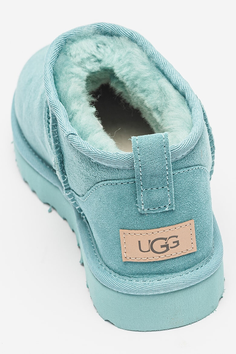 UGG Ghete slip-on de piele intoarsa cu finisaj rezistent la apa Classic Ultra Mini - Pled.ro