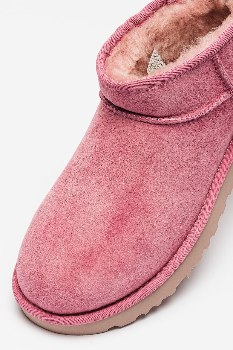 UGG Ghete slip-on de piele intoarsa cu finisaj rezistent la apa Classic Ultra Mini - Pled.ro