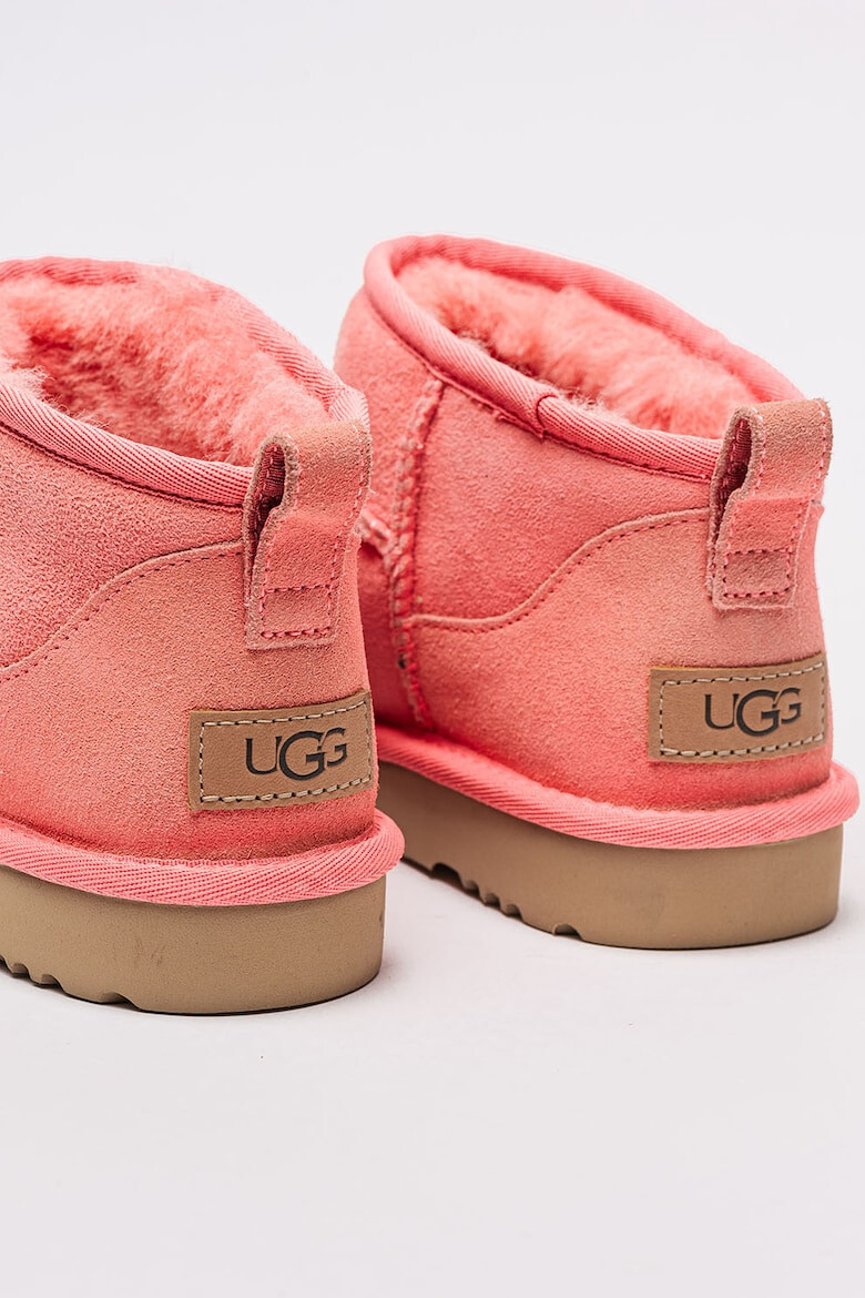 UGG Ghete slip-on de piele intoarsa cu finisaj rezistent la apa Classic Ultra Mini - Pled.ro