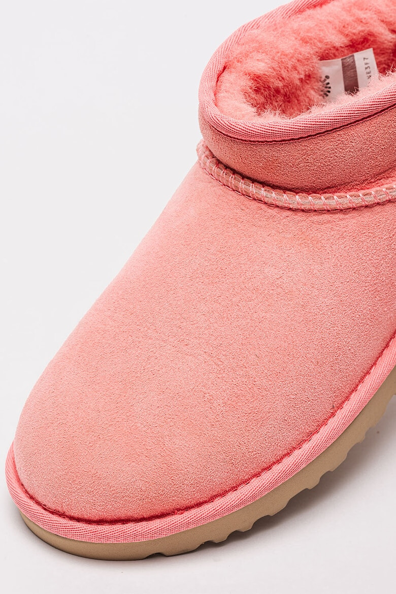 UGG Ghete slip-on de piele intoarsa cu finisaj rezistent la apa Classic Ultra Mini - Pled.ro