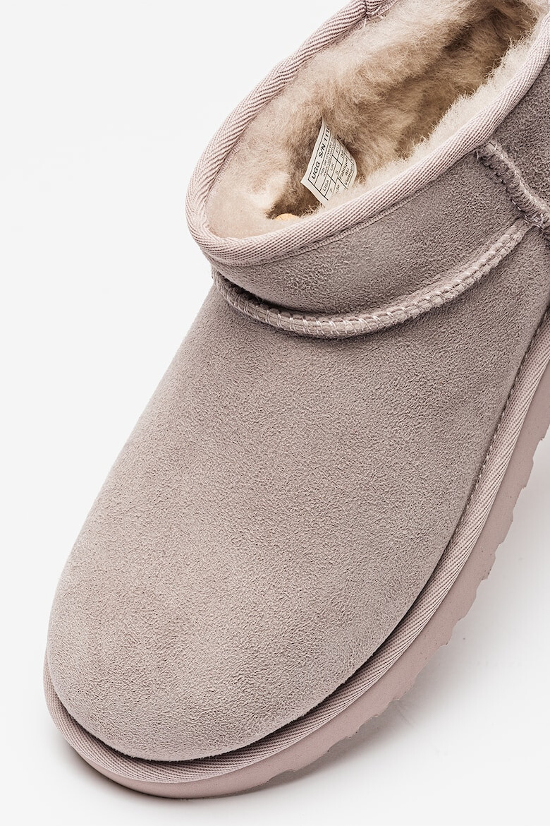 UGG Ghete slip-on de piele intoarsa cu finisaj rezistent la apa Classic Ultra Mini - Pled.ro