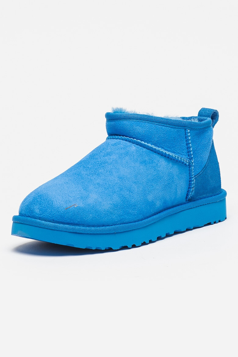 UGG Ghete slip-on de piele intoarsa cu finisaj rezistent la apa Classic Ultra Mini - Pled.ro