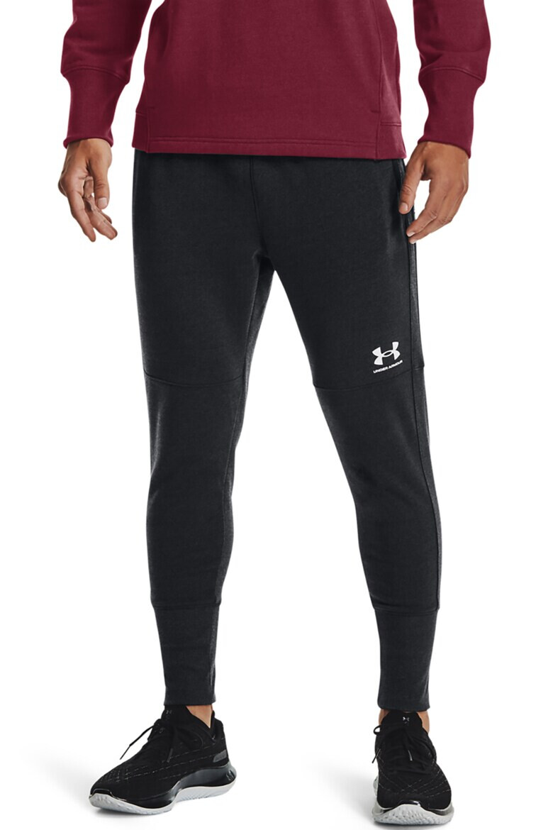 Under Armour Pantaloni pentru fotbal Accelerate Off-Pitch - Pled.ro