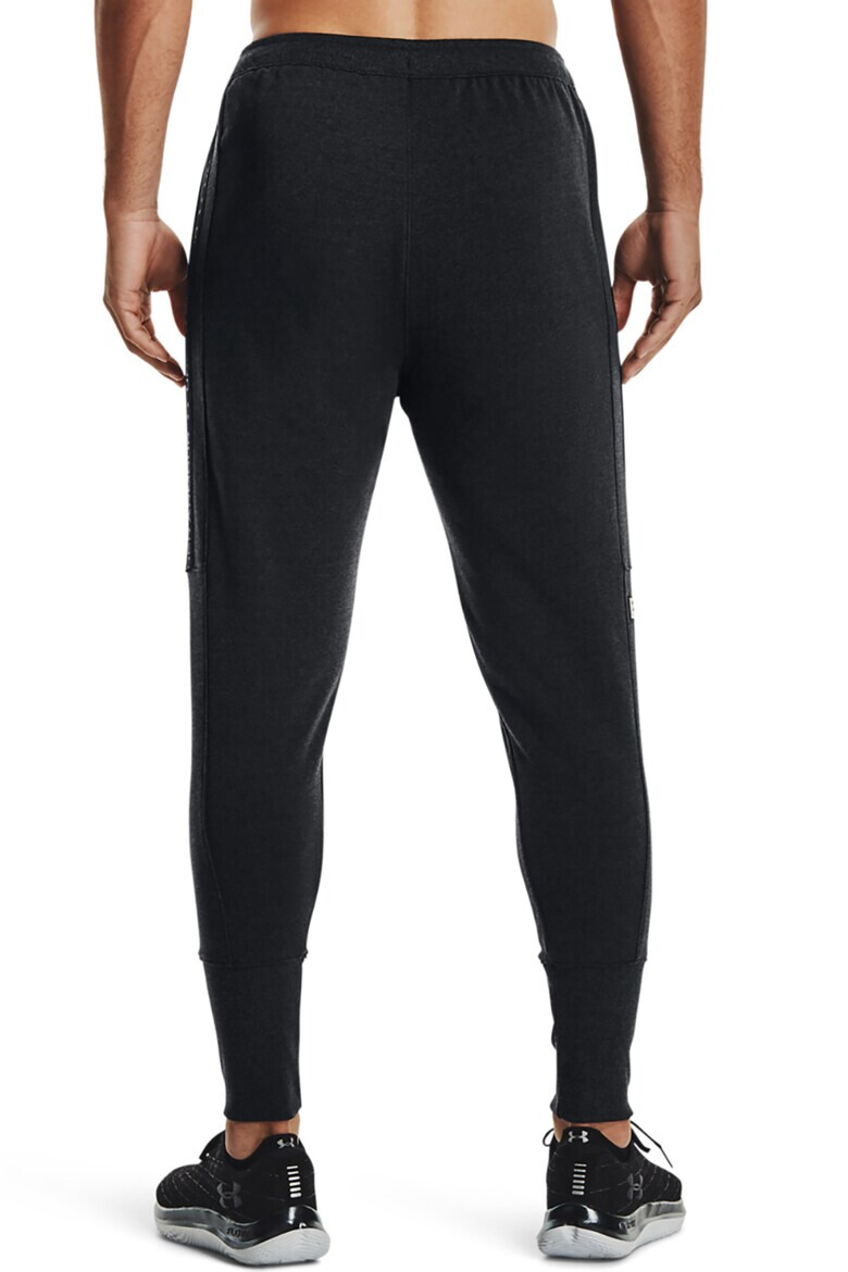 Under Armour Pantaloni pentru fotbal Accelerate Off-Pitch - Pled.ro