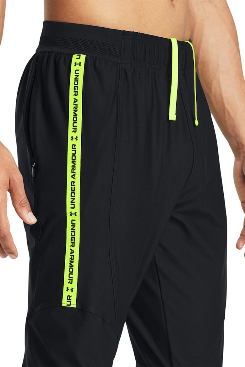 Under Armour Pantaloni cu buzunare laterale pentru fotbal Challenger Pro - Pled.ro