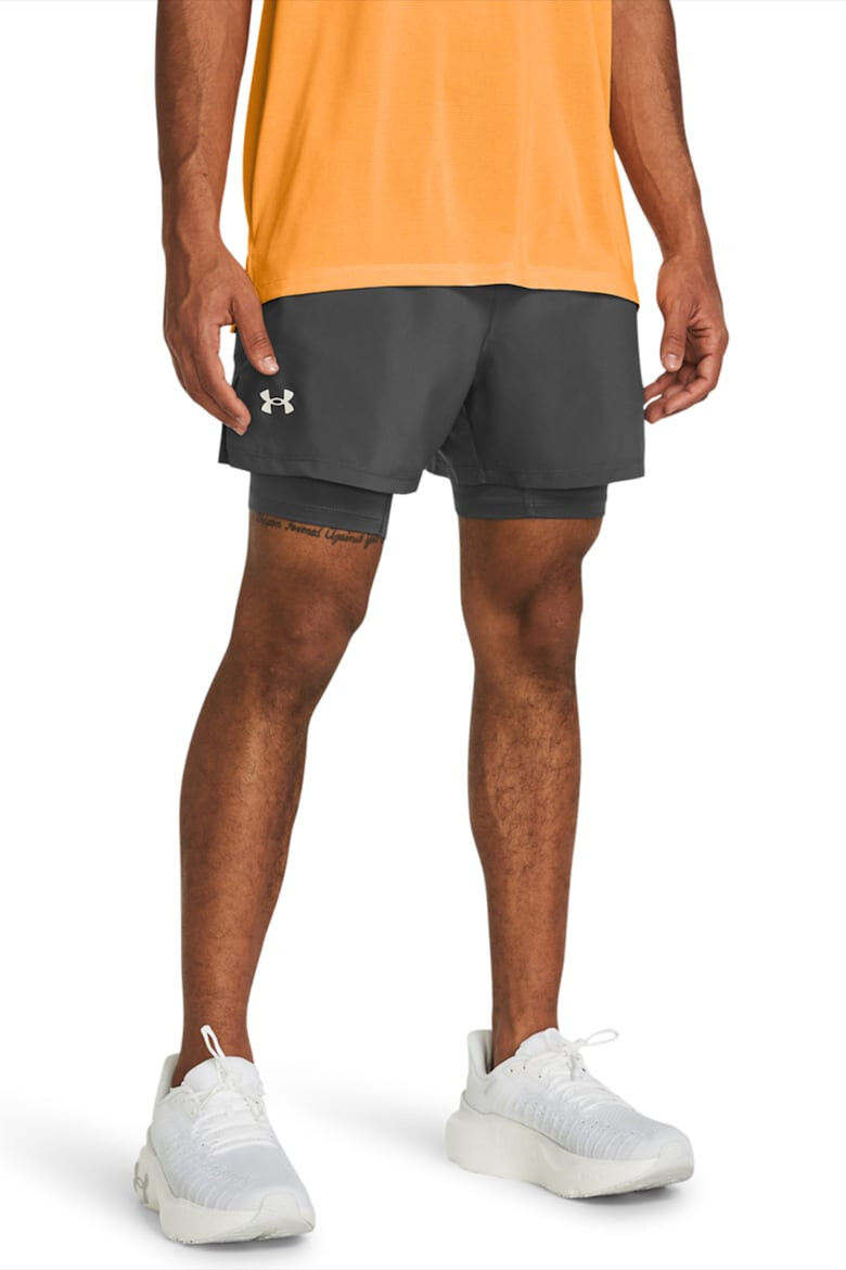 Under Armour Pantaloni scurti cu aspect 2in1 si buzunare oblice pentru alergare Launch - Pled.ro