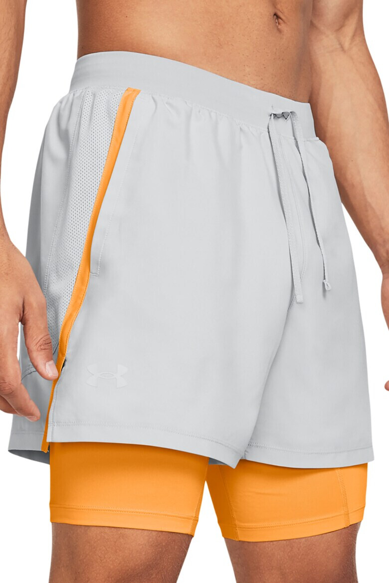 Under Armour Pantaloni scurti cu aspect 2in1 si buzunare oblice pentru alergare Launch - Pled.ro