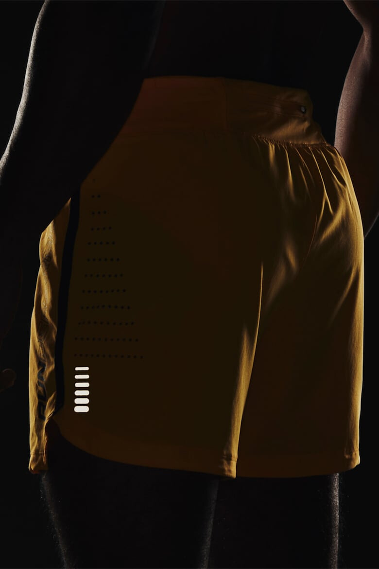 Under Armour Pantaloni scurti cu detaliu reflectorizant pentru fitness Speedpocket - Pled.ro