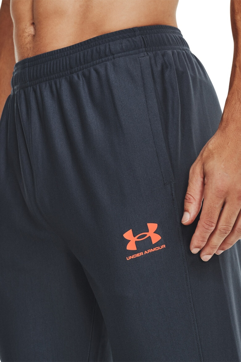 Under Armour Trening elastic cu detalii logo pentru fotbal Chanllenger - Pled.ro