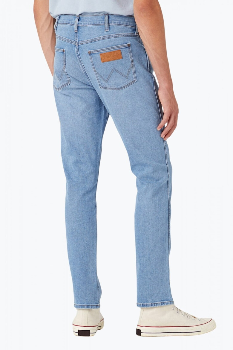 Wrangler Blugi barbati Larston cu croiala Slim Fit din bumbac albastru deschis - Pled.ro