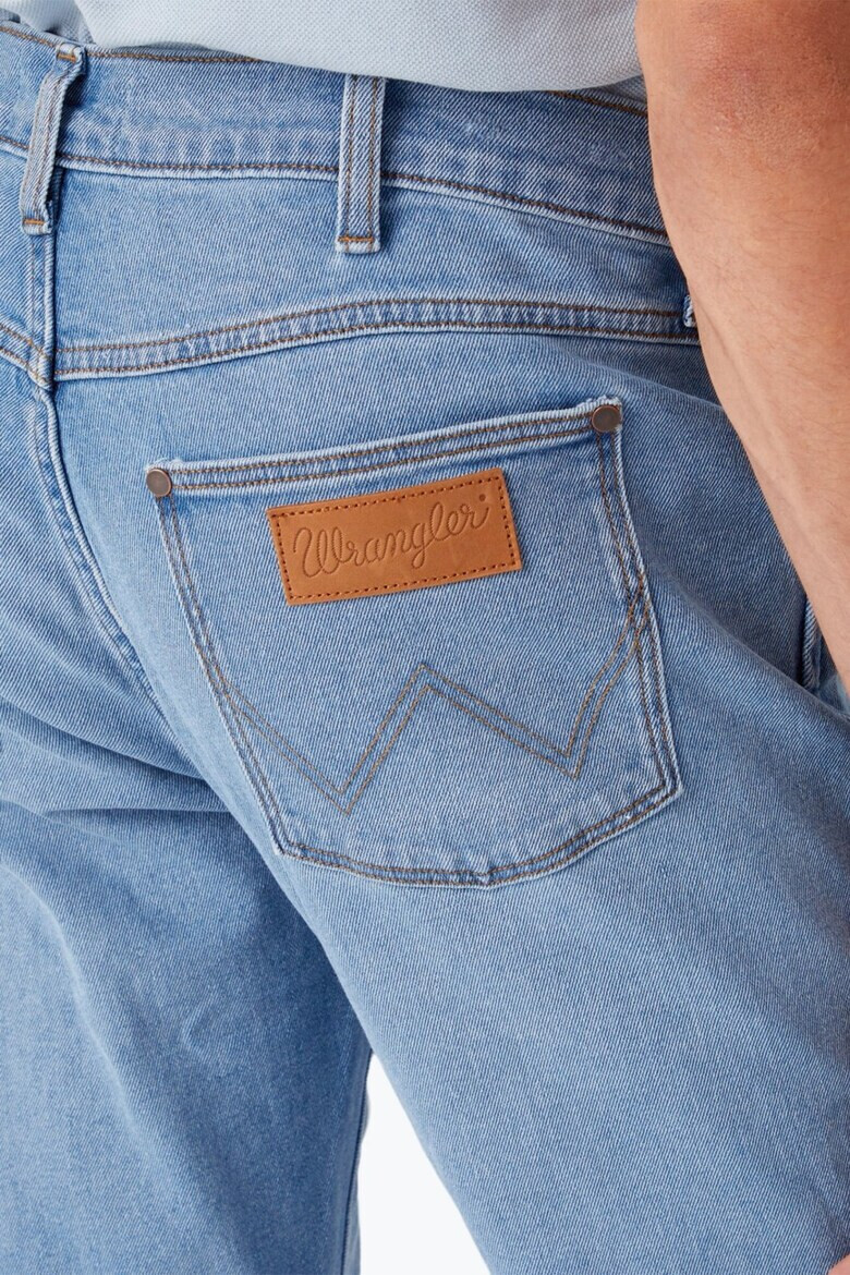 Wrangler Blugi barbati Larston cu croiala Slim Fit din bumbac albastru deschis - Pled.ro