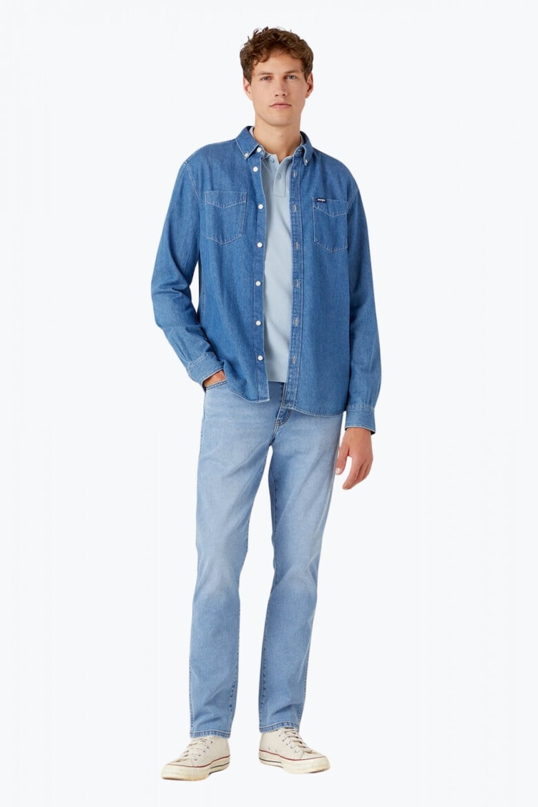 Wrangler Blugi barbati Larston cu croiala Slim Fit din bumbac albastru deschis - Pled.ro