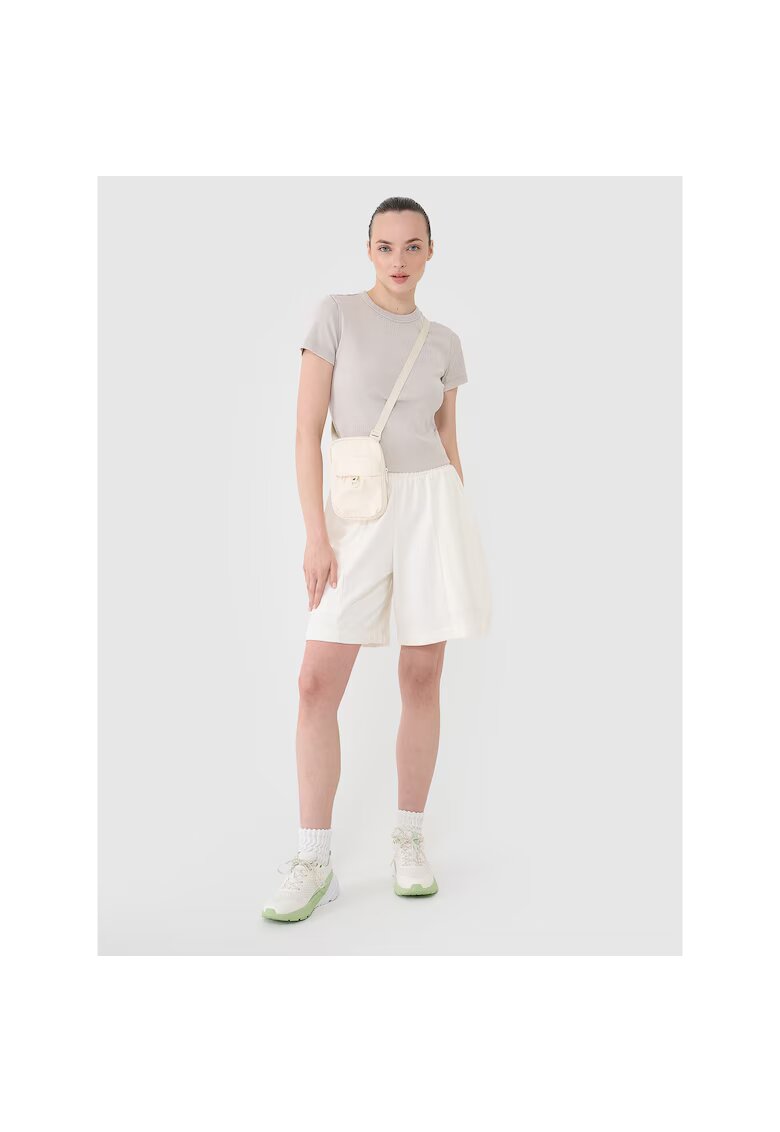 4F Pantaloni scurti pentru femei alb - bumbac 80% - croiala obisnuita