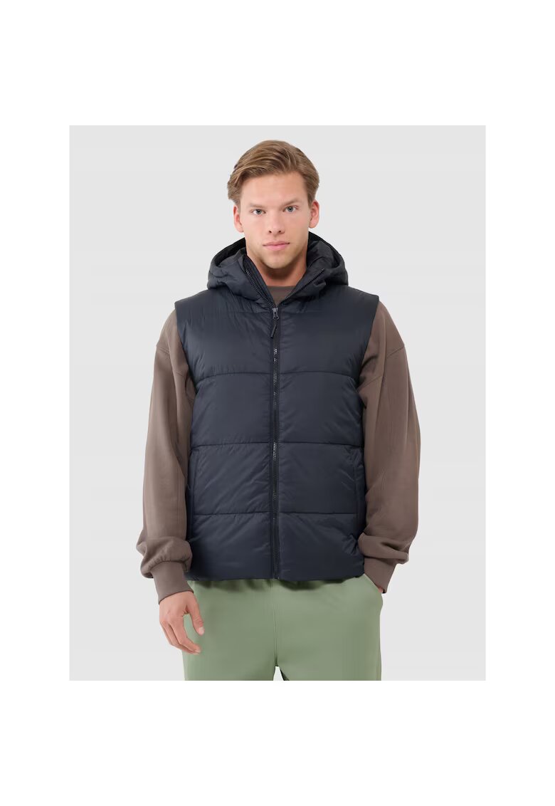 4F Vesta sport barbati - sintetic - cu gluga - neagra