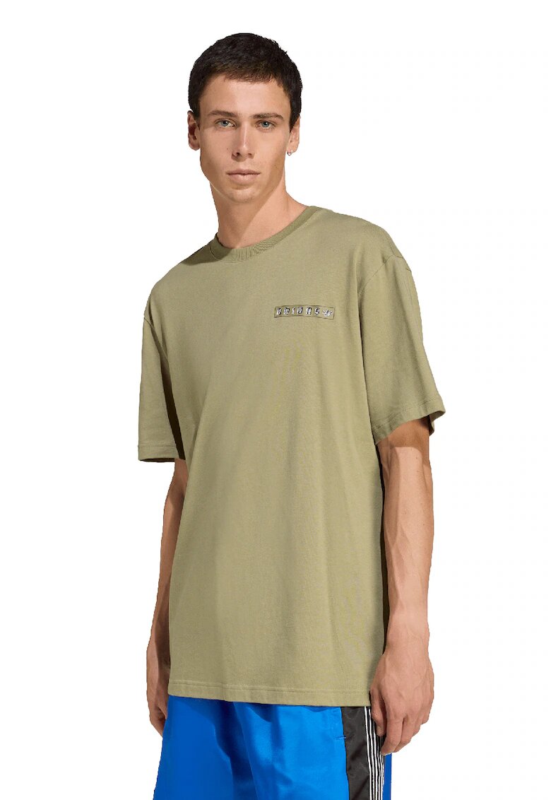 adidas Originals Tricou de bumbac cu logo si imprimeu grafic pe partea din spate - Alb/Bej/Albastru