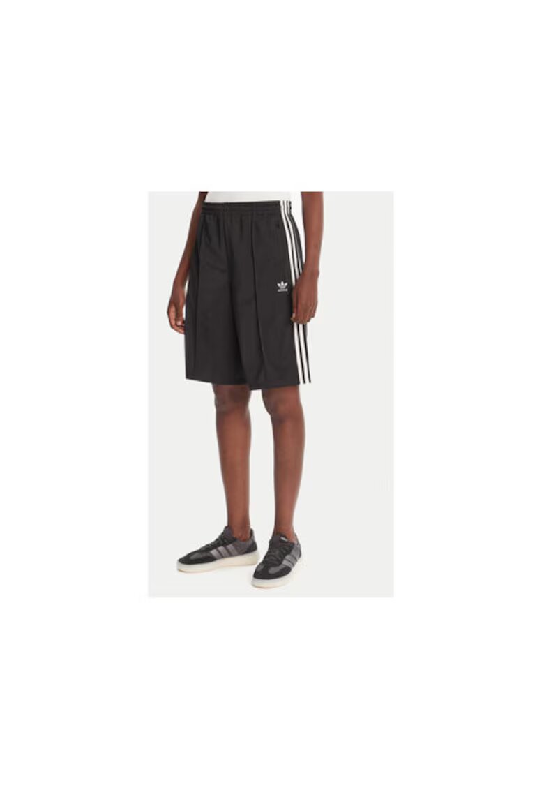 adidas Pantaloni scurti de trening din poliester cu capse laterale si logo frontal