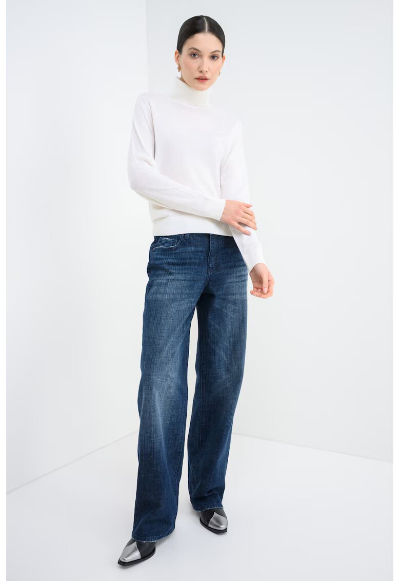 Armani Exchange Pulover uni de lana virgina cu guler inalt - Alb fildes