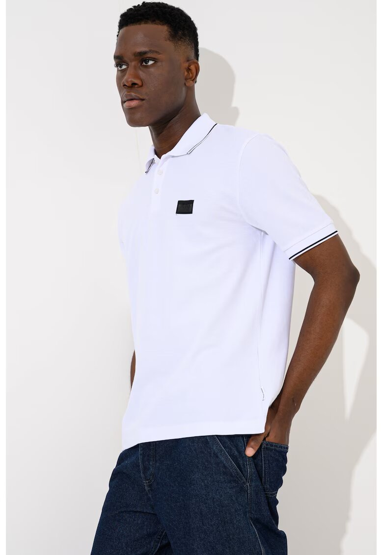 Armani Exchange Tricou polo regular fit din pique - Negru/Alb optic