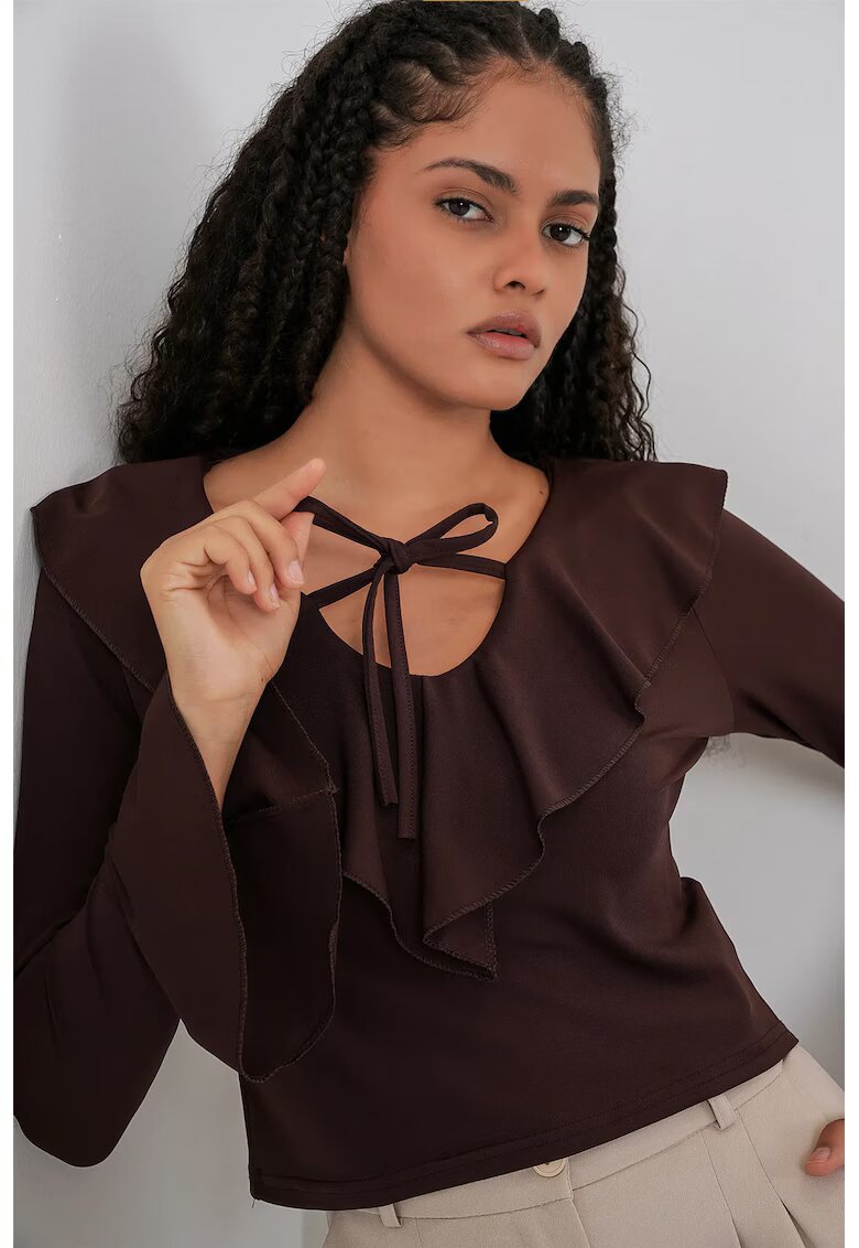 Big Dart Bluza dama - HiCCUP - crop - volane - decolteu in V - maro - textil