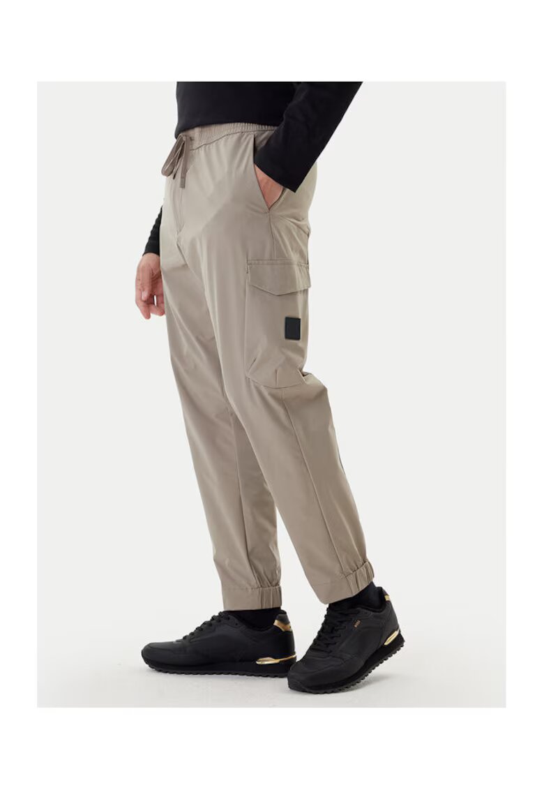 Boss Pantaloni barbati maro