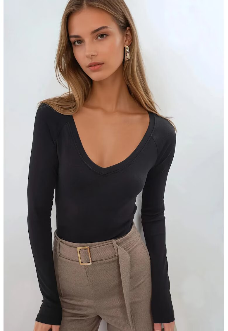 Busem Bluza dama - mulata - maneca lunga - decolteu in V - negru - jerseu
