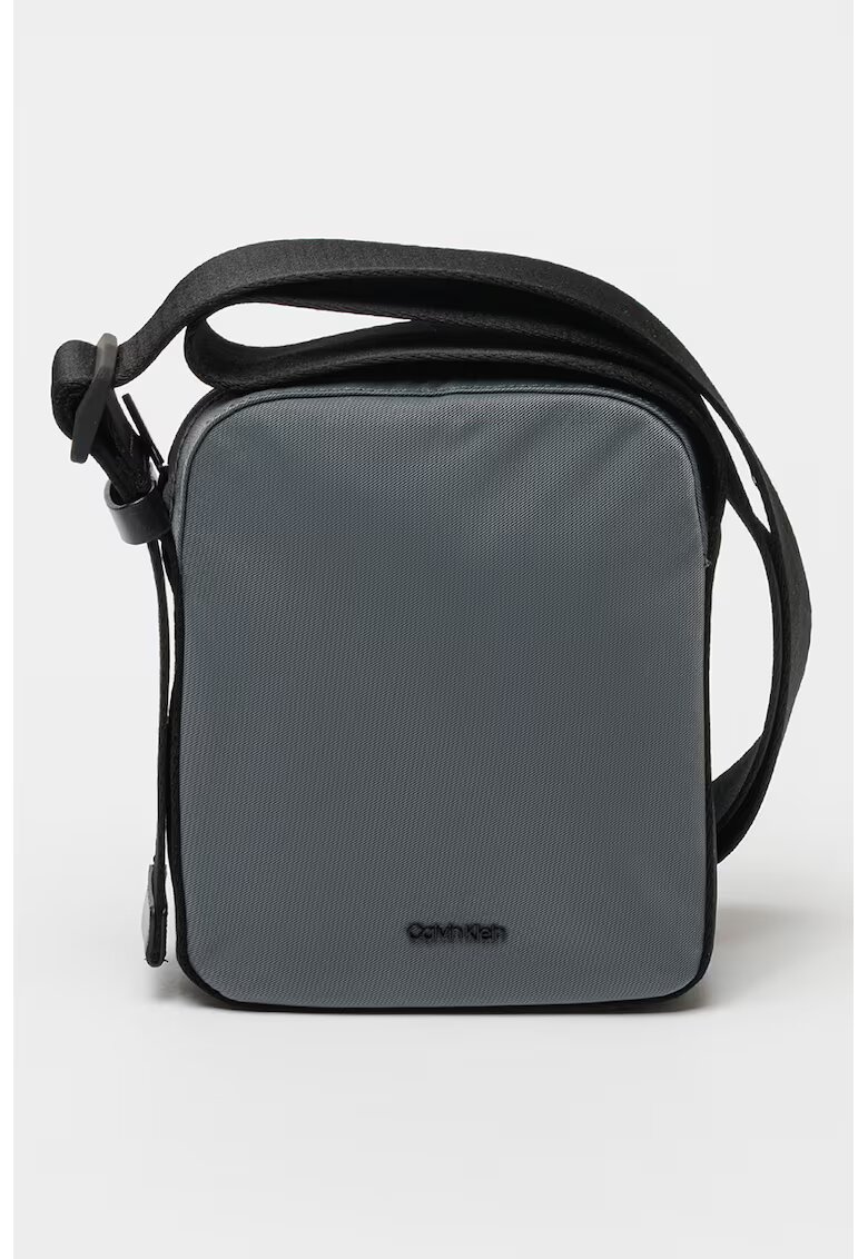 Calvin Klein Geanta crossbody cu detaliu logo - Grej
