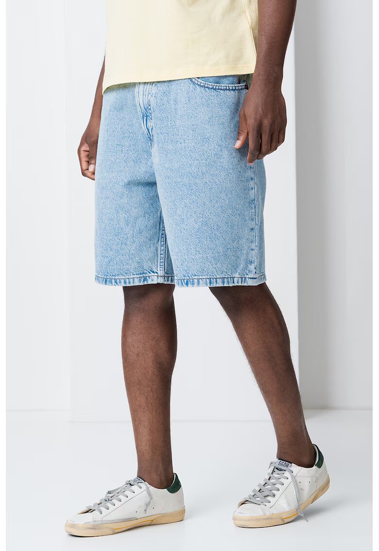 Calvin Klein Jeans Bermude relaxed fit din denim - Albastru deschis