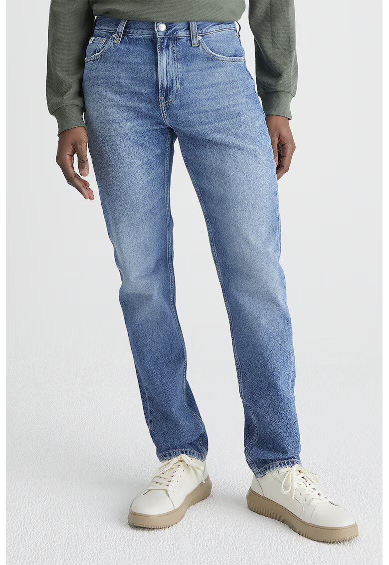 Calvin Klein Jeans Blugi conici cu aspect decolorat - Albastru