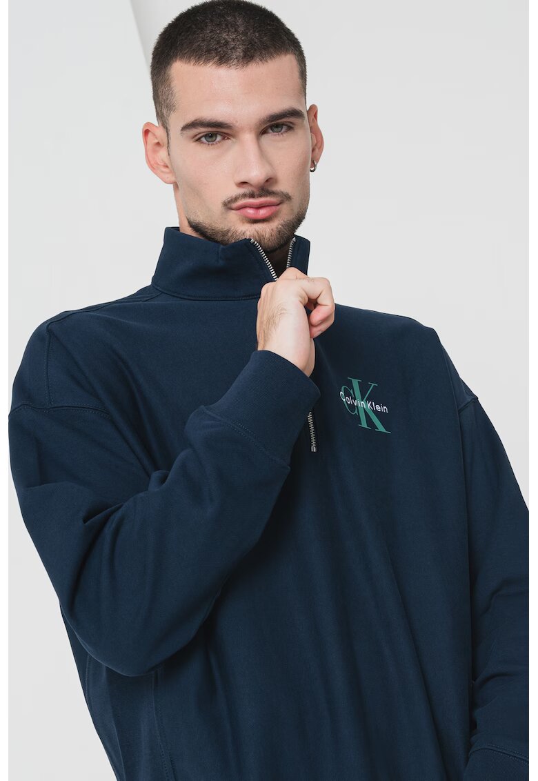 Calvin Klein Jeans Bluza de trening cu imprimeu logo si fermoar scurt - Albastru ultramarin/Verde feriga