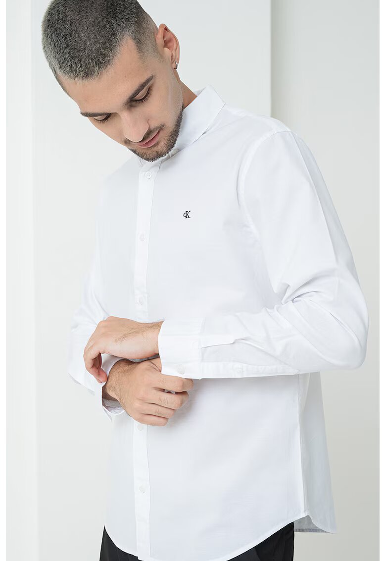 Calvin Klein Jeans Camasa din amestec de bumbac cu guler fixat cu nasturi - Alb