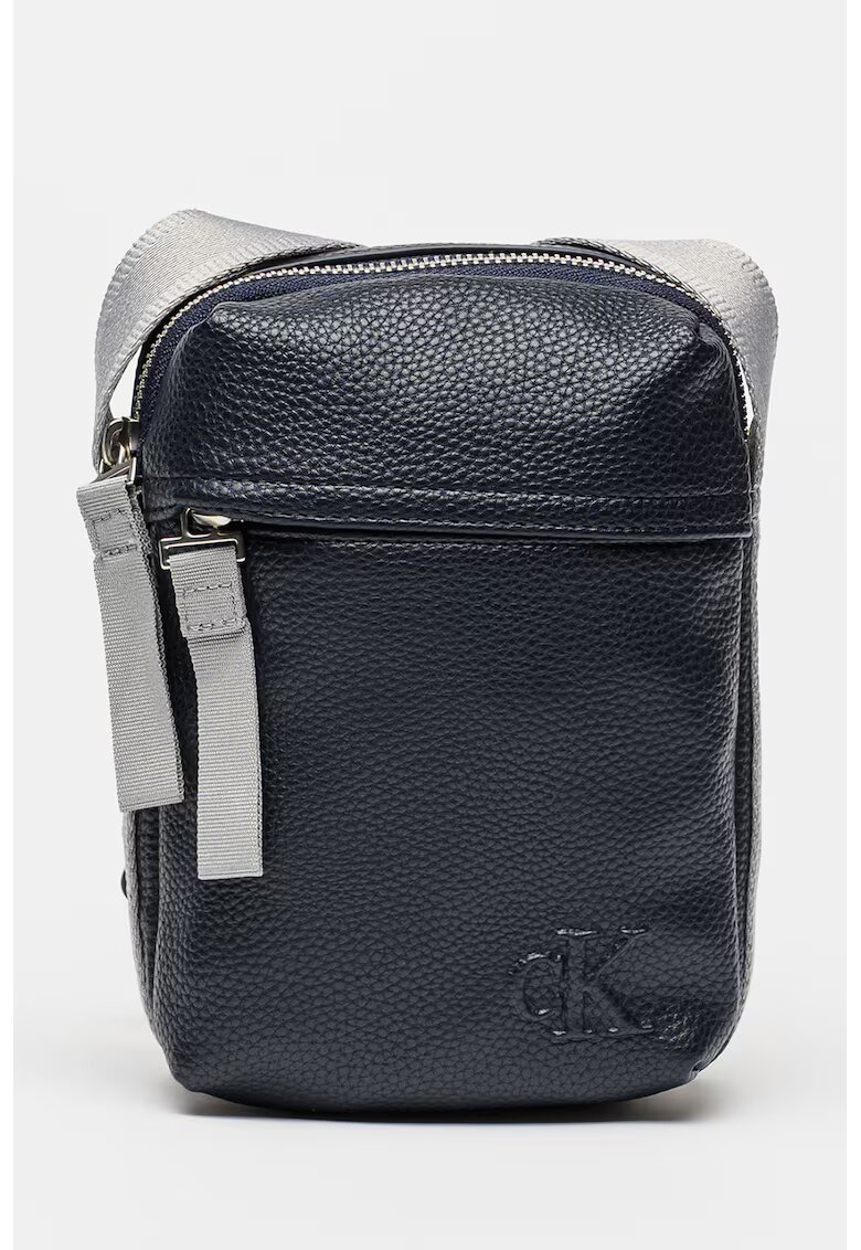 Calvin Klein Jeans Geanta crossbody din piele ecologica cu bareta textila - Gri/Albastru ultramarin