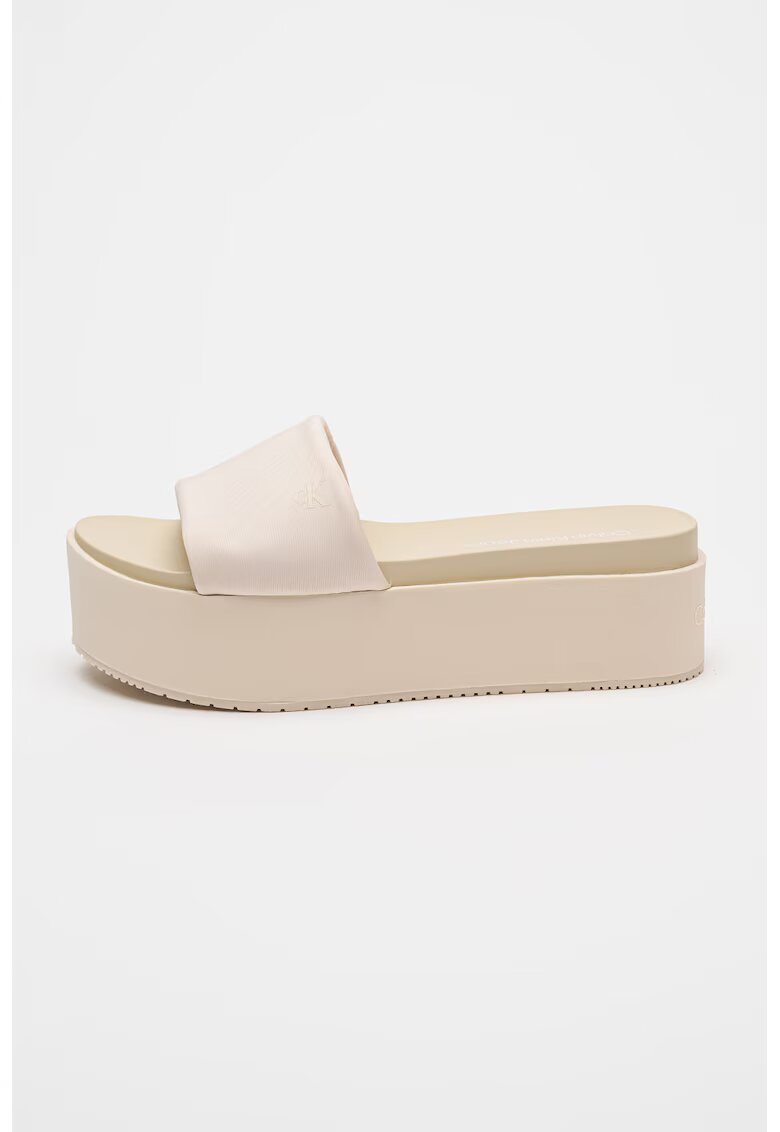 Calvin Klein Jeans Papuci cu talpa flatform - Maro nisip