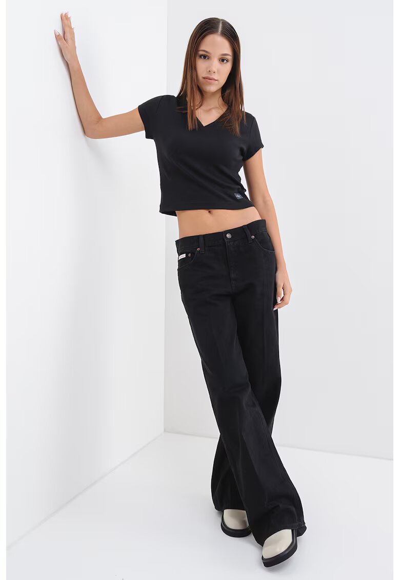 Calvin Klein Jeans Tricou crop cu decolteu in V - Negru