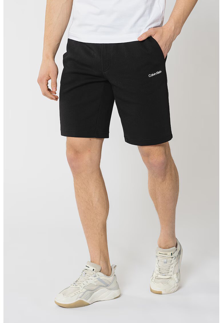 Calvin Klein Pantaloni scurti din amestec de bumbac organic cu buzunare pe piept - Negru