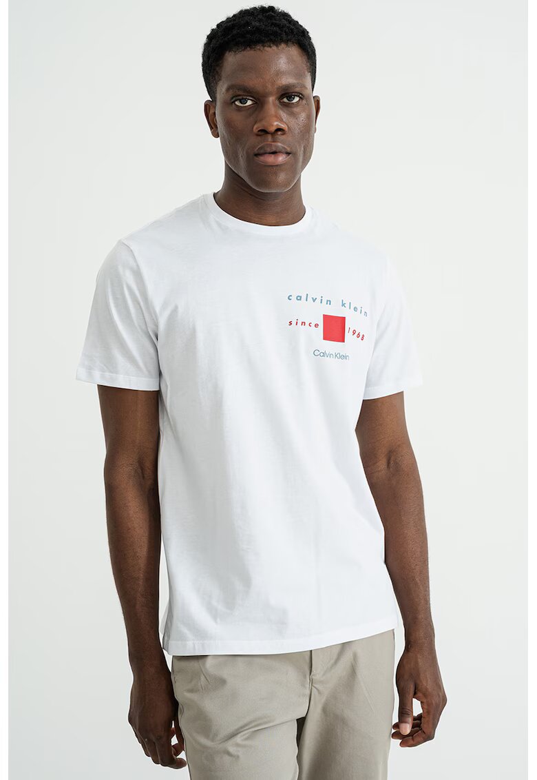 Calvin Klein Tricou regular fit cu imprimeu logo pe piept - Alb optic