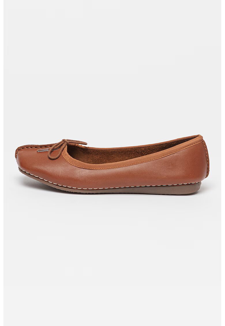 Clarks Balerini cu detaliu cu funda Freckle Ice - Maro scortisoara