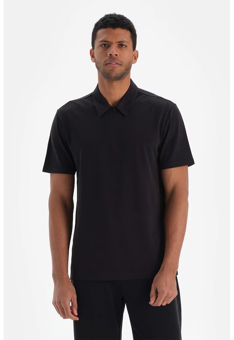 DAGI Tricou cu fenta cu fermoar - Negru