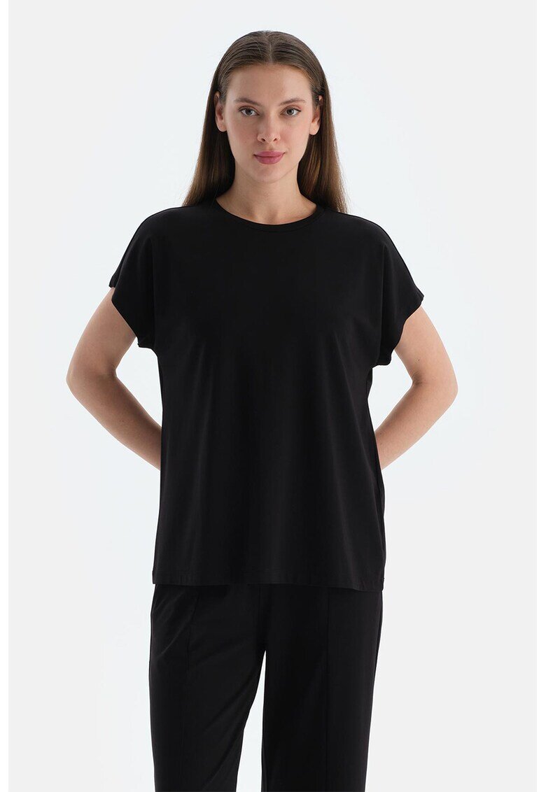DAGI Tricou lejer cu decolteu la baza gatului - Negru