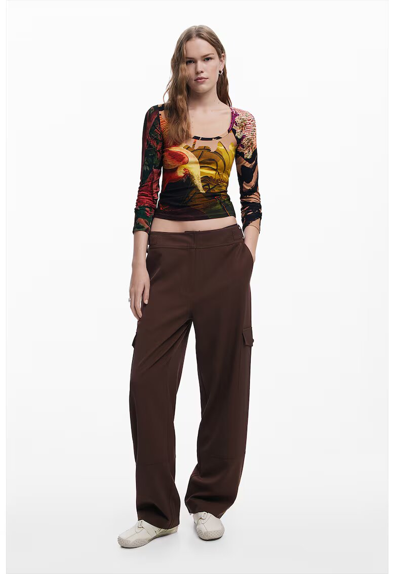 Desigual Bluza crop slim fit cu imprimeu - Rosu/Negru/Bej