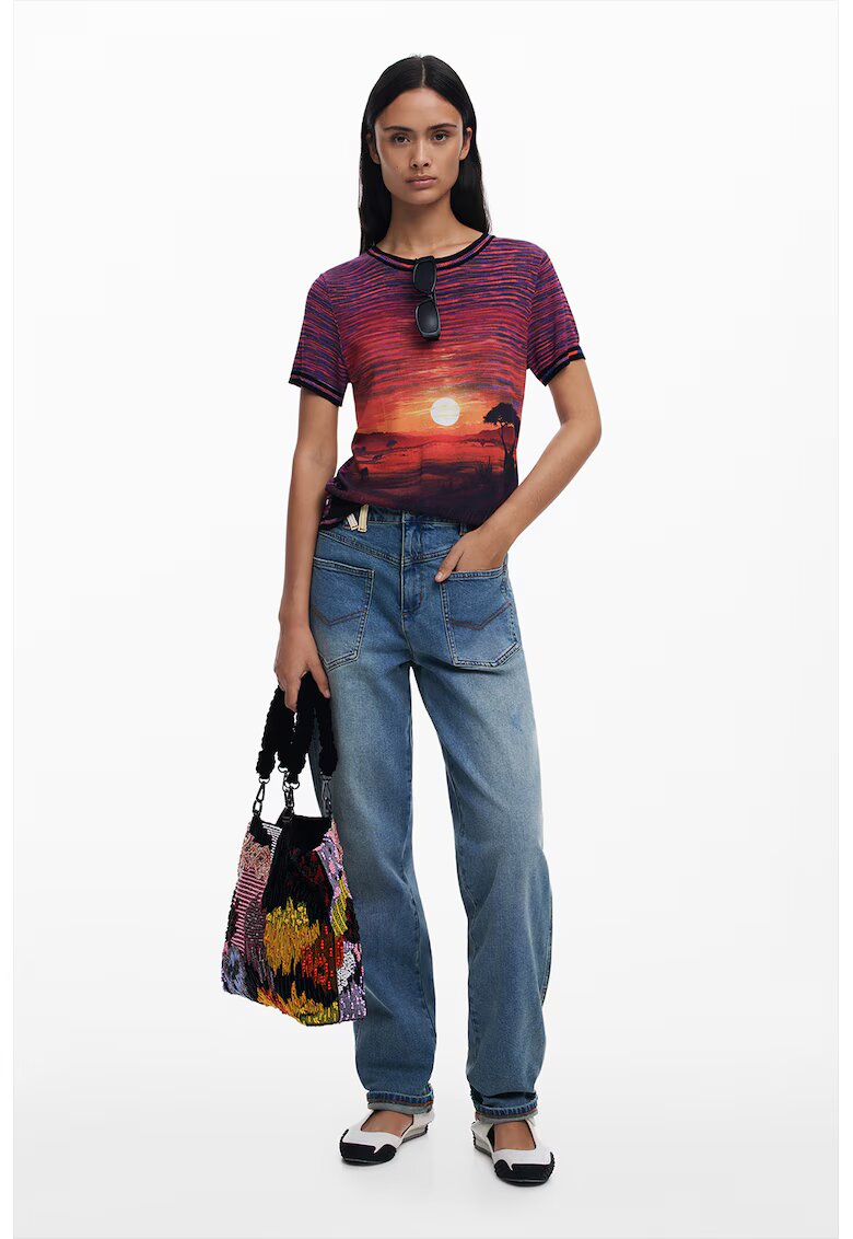 Desigual Tricou cu decolteu la baza gatului si model cu peisaj - Negru/Portocaliu/Violet