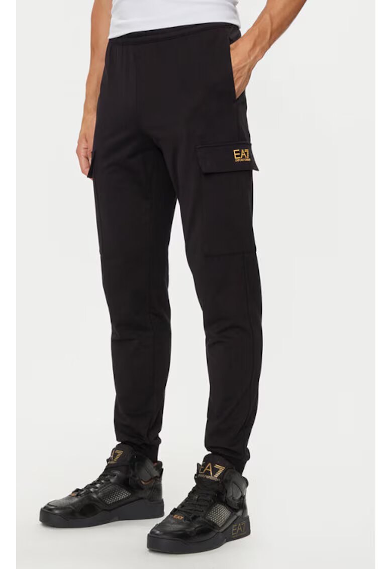 EA7 Pantaloni barbati - Emporio Armani 304286582 - Bumbac - 3 XL INTL - Negru