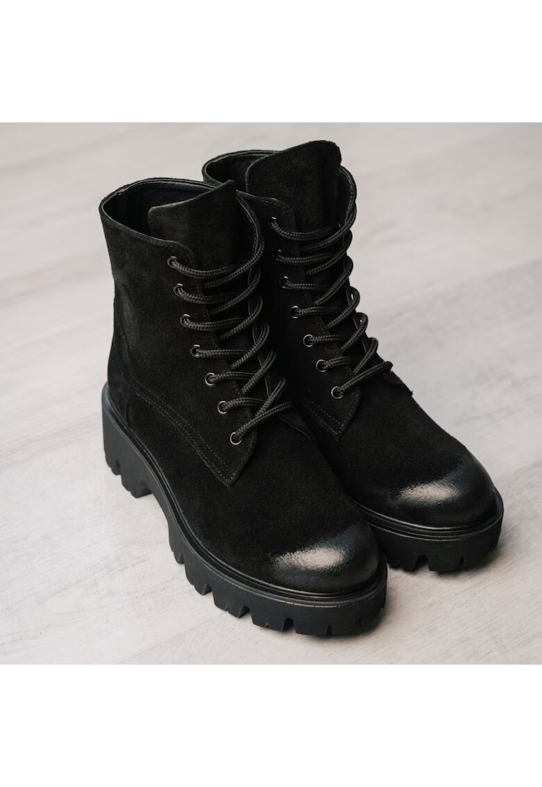 Exclusives Bocanci din piele intoarsa - cu siret Classic - Negru