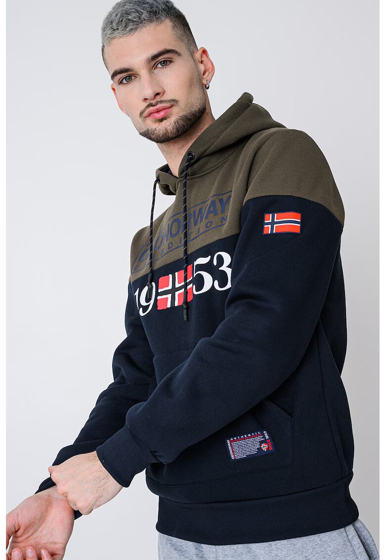 Geographical Norway Hanorac cu buzunar kangaroo si imprimeu Greg - Alb/Kaki inchis/Bleumarin