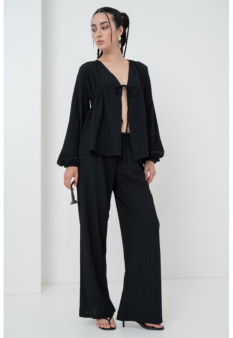 Gina Tricot Bluza lejera cu maneci evazate - Negru