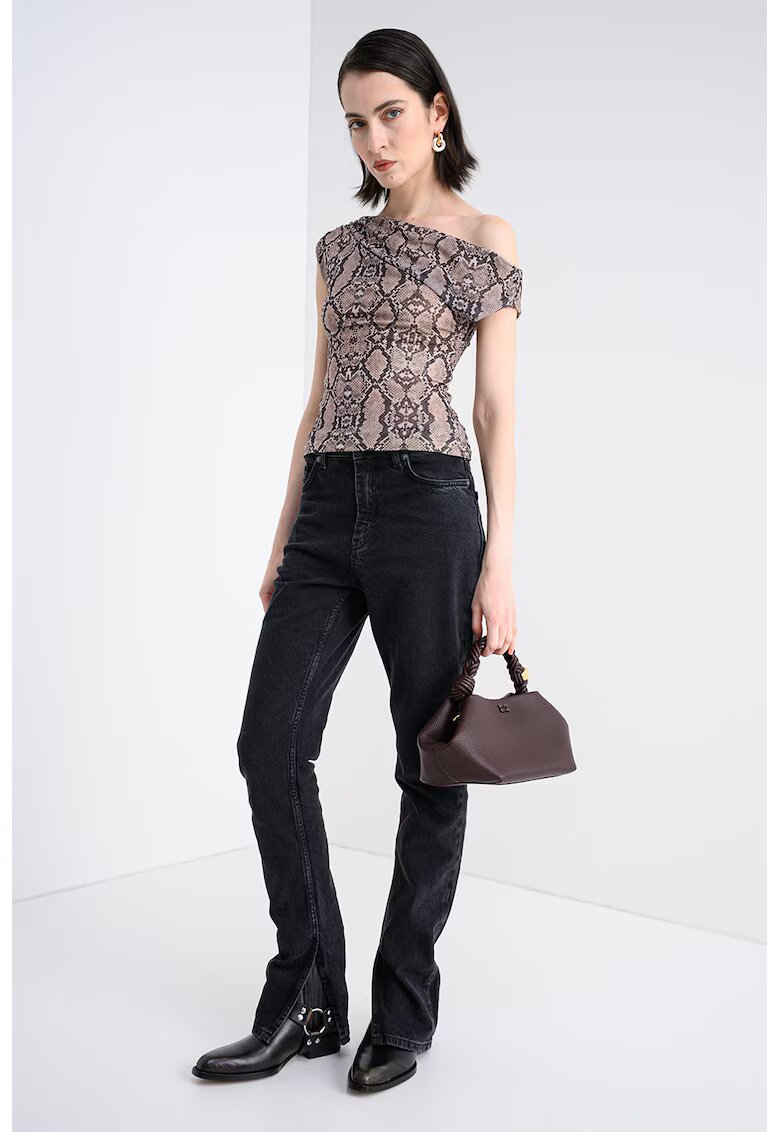 Gina Tricot Tricou cu animal print si decolteu pe un umar - Maro inchis/Negru